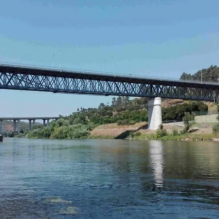 Casa Do Rio By Viva A Vida - Alojamentos & Constância